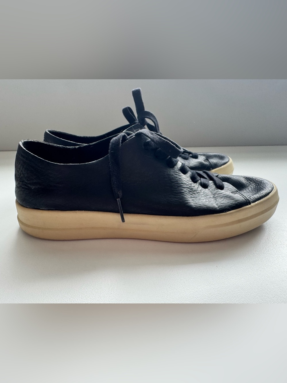 Men’s VINCE Black Leather Sneakers Size 8M 41